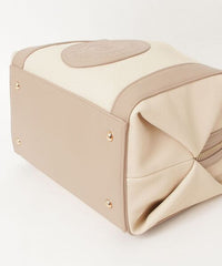 画像をギャラリービューアにロードします Emblem Shoulder Bag
